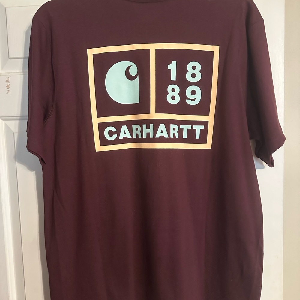 NWT men’s Carhartt T.